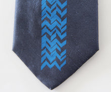 Zig zag indian douppion silk tie