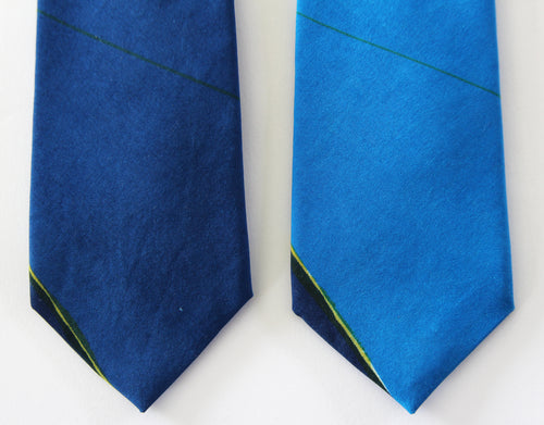 TRIANGLES design - blue sandwashed spun silk tie