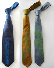 Zig zag indian douppion silk tie